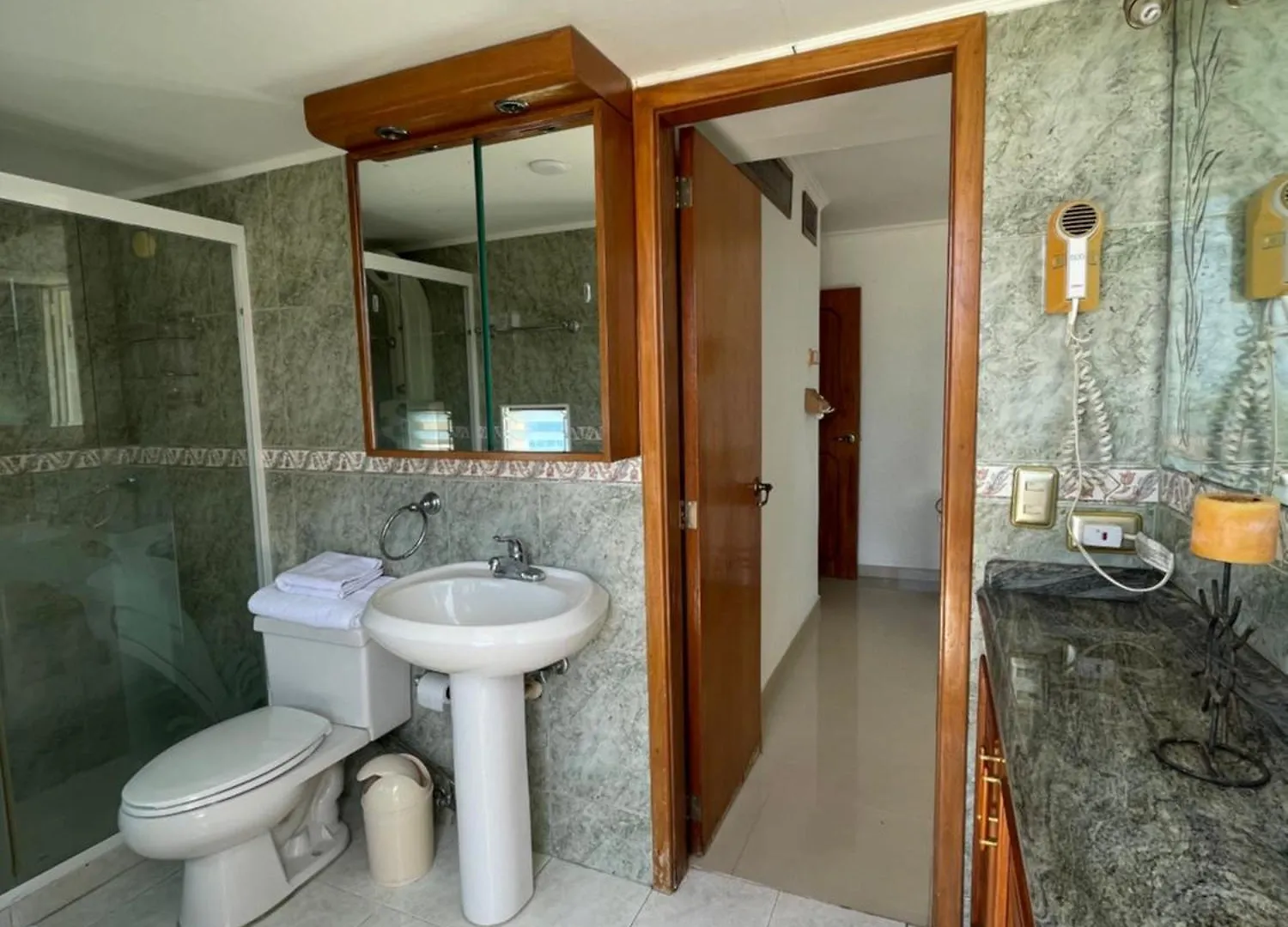 Apartamento Con Terraza En Playa Grande Catia La Mar